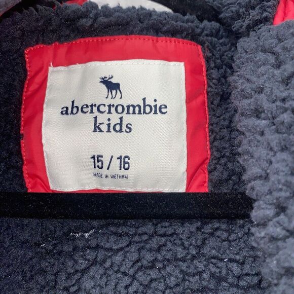 Abercrombie & Fitch Kids The Essential Puffer Fleece Lined Red Coat size 15 / 16 - Picture 6 of 8